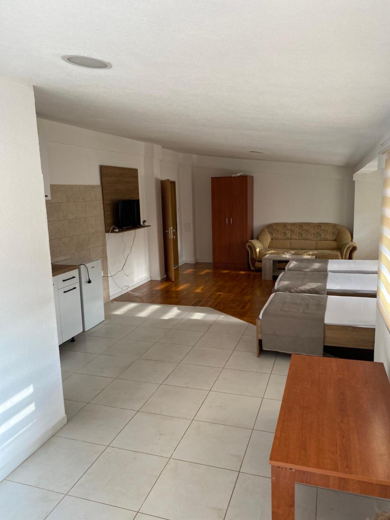 Sarah Apartments Gusinje Екстериор снимка